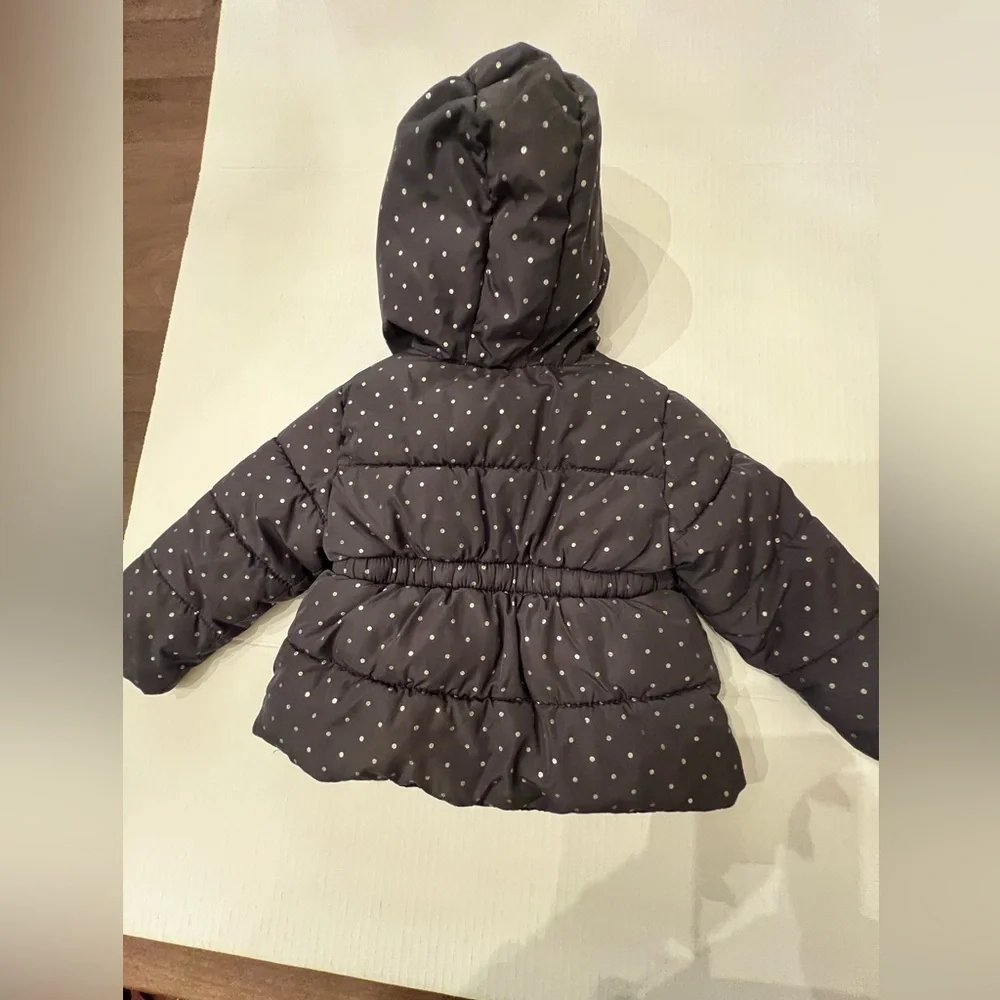 OLD NAVY BABY’s UNISEX PUFFER JACKET  W/HOOD.  GRAY W/ SILVER DOTS. 18-24 MONTHS